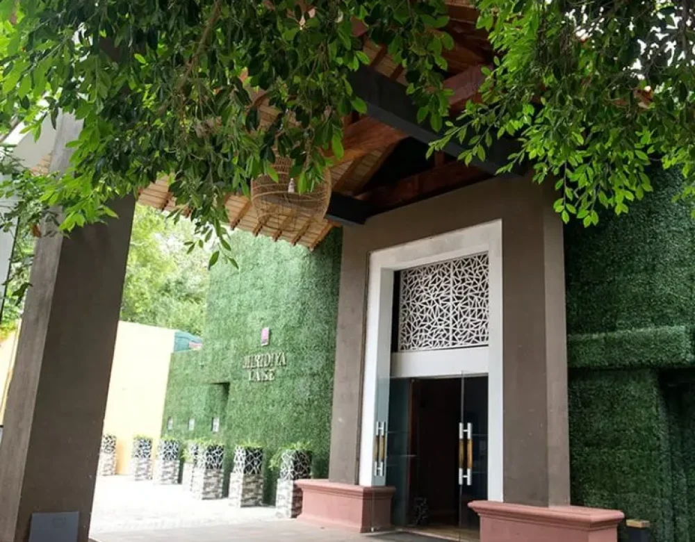 MI-MainIMG-001-p-800-768x1024